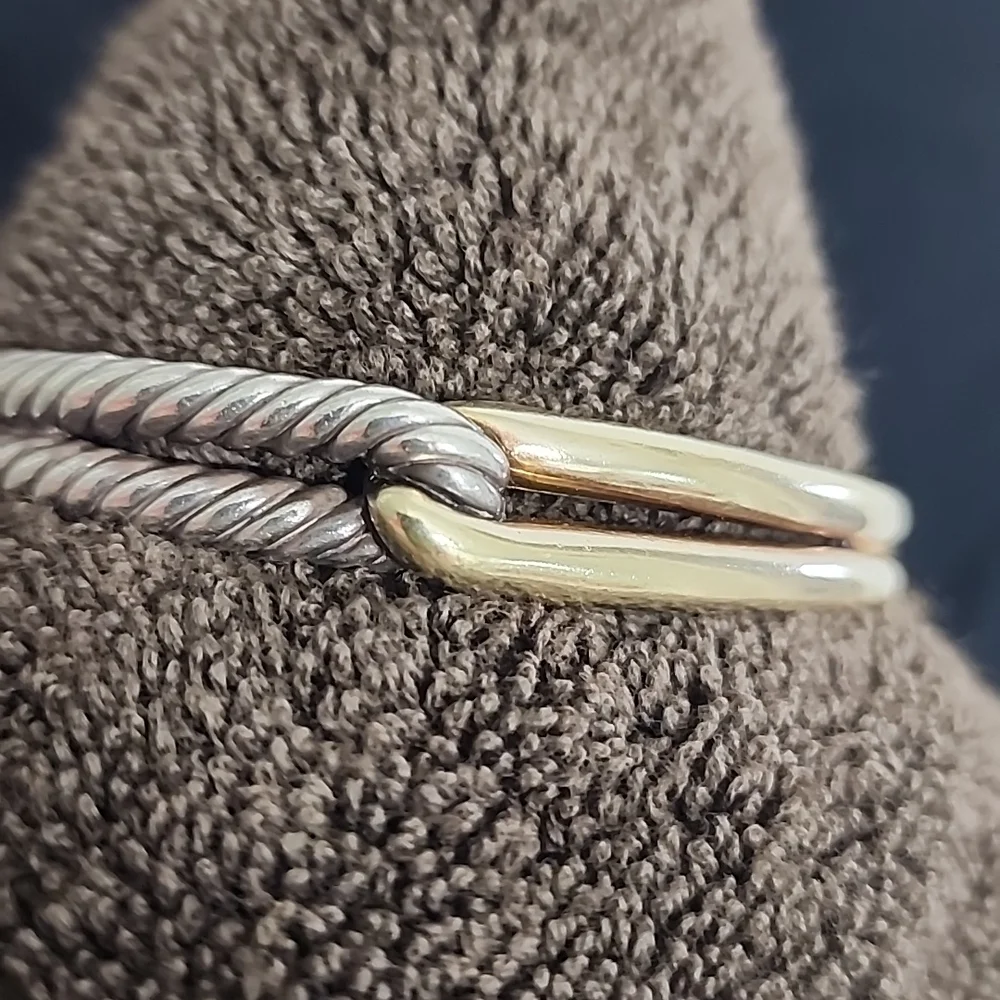 David Yurman bangle bracelet. - Picture 2 of 10